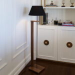Φωτιστικό δαπέδου Lumino Ε27 μαύρο-καρυδί Φ38x150εκ - Image 2